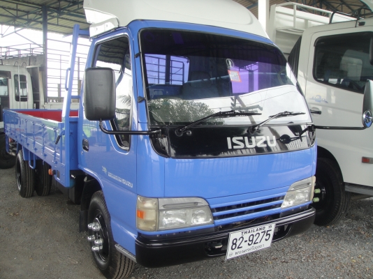 ISUZU  NKR เครื่องยนต์ 135 แรง เทอโบ พวงมาลัยเพาว์เวอร์ ยาว 4.30 เมตร รถสวย สภาพดี