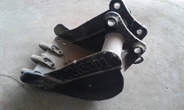 ขายบุ้งกี่รถขุด ราคา 13000 บาท ( 3 ลูก ) ขายบุ้งกี่รถขุด ราคา 13000 บาท ( 3 ลูก )