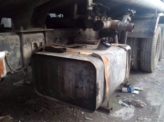 ขายรถ10ล้อบรรทุกน้ำมันเก่า ถูกๆตามสภาพ