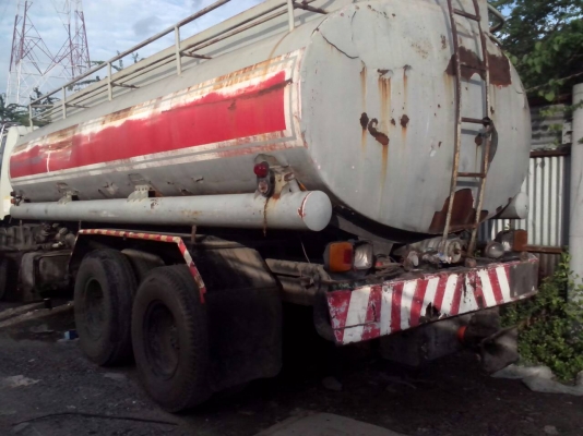 ขายรถ10ล้อบรรทุกน้ำมันเก่า ถูกๆตามสภาพ