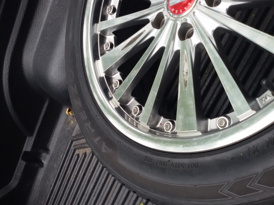 ขายล้อพร้อมยางขอบ 18 ยางปี12 255/45/18 ขาย 1000 บาท