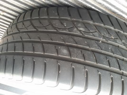 ขายล้อพร้อมยางขอบ 18 ยางปี12 255/45/18 ขาย 1000 บาท ขายล้อพร้อมยางขอบ 18 ยางปี12 255/45/18 ขาย 1000 บาท