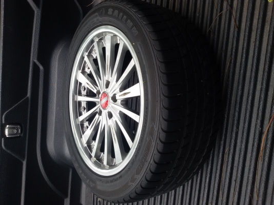 ขายล้อพร้อมยางขอบ 18 ยางปี12 255/45/18 ขาย 1000 บาท ขายล้อพร้อมยางขอบ 18 ยางปี12 255/45/18 ขาย 1000 บาท