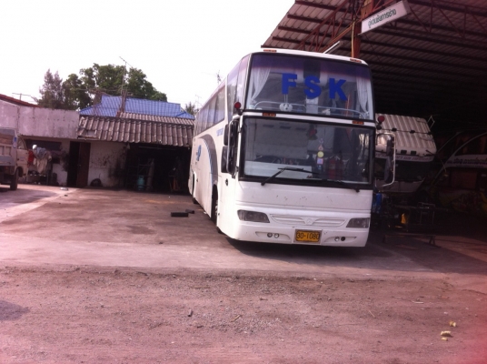 ขายรถบัส 2 คัน