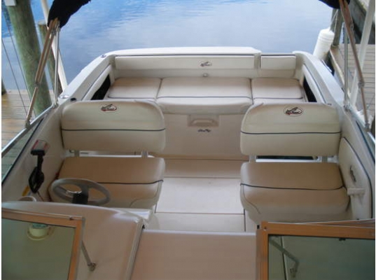 ขายด่วน เรือ Sea Ray 215 Express Cruiser