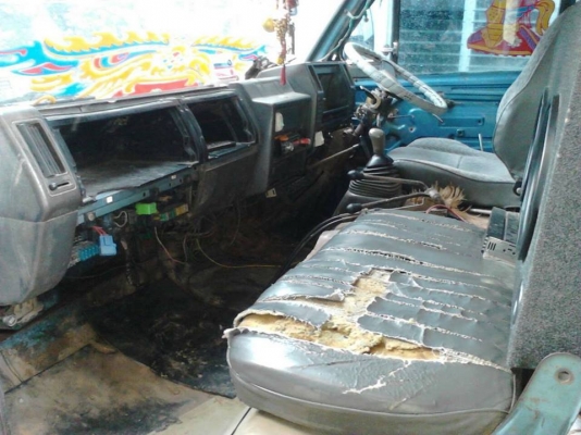 ***ขายแล้วครับขอบคุณ Truck2hand ขาย6ล้อดั้ม5คิว ISUZU 115 ตัวแรก คัสซี7xxxx แบบรุ่น NPR59LU เครื่องเดิมเกียร์เดิม 4BD1-115แรง แน่นๆแรงดี เกียร์สั้นสาย เข้าง่ายไม่มีหลุด ช่วงล่างคานหน้า6น็อต เฟืองท้ายFแล้ว คัสซีสวยเดิมไม่ปะไม่ดาม กระบะดั้มเหล็ก5ตัน3.60ม.ยิ