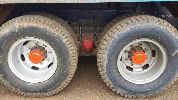 ไอ้หลง  TF เทอร์โบ 6D16 220 แรง