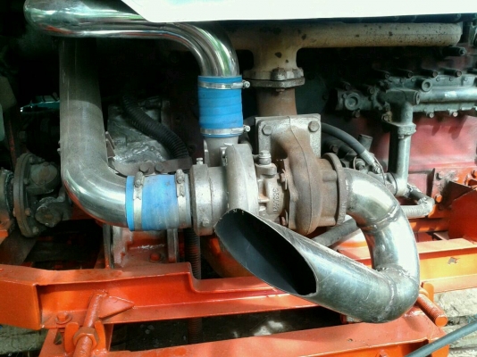 ขายรถเกี่ยวข้าวลาดบัวหลวงสภาพสวย ขายรถเกี่ยวข้าวลาดบัวหลวงสภาพสวย