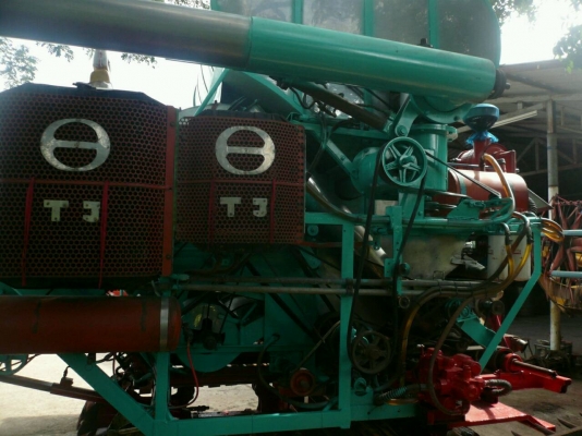 ขายรถเกี่ยวข้าวลาดบัวหลวงสภาพสวย ขายรถเกี่ยวข้าวลาดบัวหลวงสภาพสวย