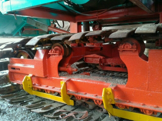 ขายรถเกี่ยวข้าวลาดบัวหลวงสภาพสวย ขายรถเกี่ยวข้าวลาดบัวหลวงสภาพสวย