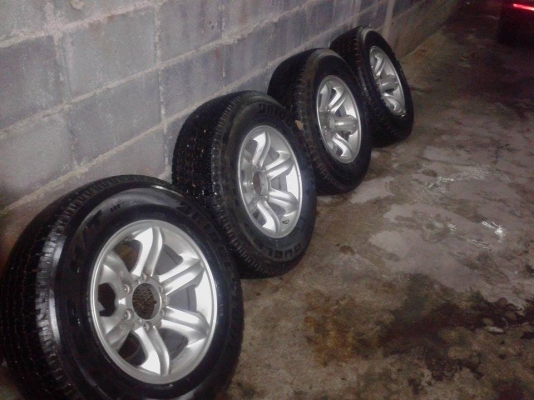ขายล้อเล็บเหยี่ยวแท้ๆพร้อมยางครับ
