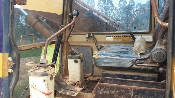 ขายด่วนKOMATSU 100-3เล่มทะเบียน เครื่องติดยาก โซ่บางข้างนึง ราคาเบาๆโทร0843923995 ขายด่วนKOMATSU 100-3เล่มทะเบียน เครื่องติดยาก โซ่บางข้างนึง ราคาเบาๆโทร0843923995