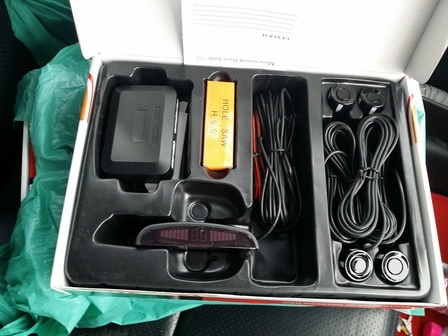 เซ็นเซอร์ 4 จุด มีจอบอกระยะ LED พร้อมเสียงเตือน   1  ชุด ราคา 790 บาท