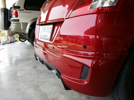 เซ็นเซอร์ 4 จุด มีจอบอกระยะ LED พร้อมเสียงเตือน   1  ชุด ราคา 790 บาท