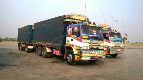 ฝากขายรถอีซุซุเด็กก้า320แม็กโหลดพ่วงดั้มเนียมชุดไหญ่ลูกสามเพลา