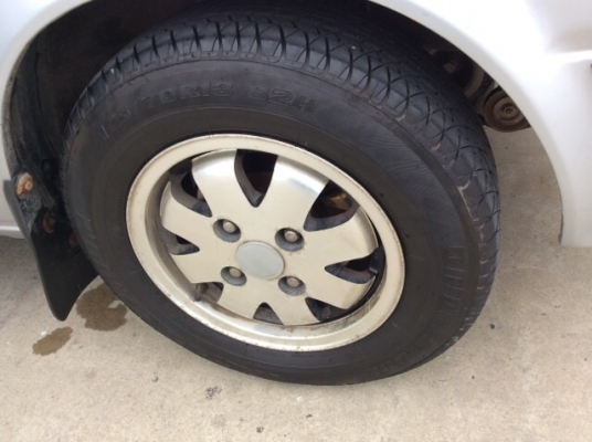 ขายรถนิสสัน ซันนี่ b11 ปี 93 เครื่องเดิม 1.3 เกียร์ธรรมดา ติดแก๊ส LPG ภายในเบาะหนังเดิมๆ สะอาด วิทยุ CD แอร์เย็น ตัวถังบางเดิม มีริ้วรอยการใช้งาน เครื่องแน่นดี เกียร์แน่น ช่วงล่างดีมาก ไม่มีเสียงดัง รถขับดีครับ พร้อมใช้ ยางใหม่ ขายถูกครับ