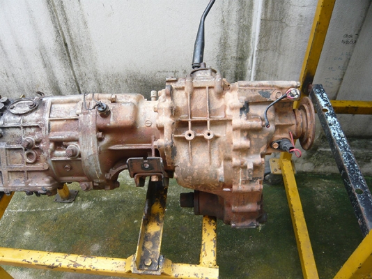 ขายเกียร์ขับสี่แบบห้าสปีด 12550 บาท