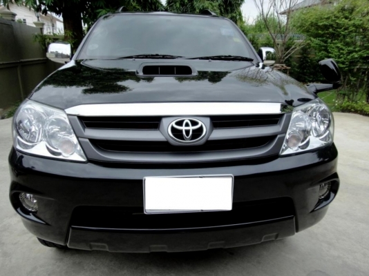 2005TOYOTA FORTUNER 3.0V AT AIRBAG-ABS Top Full-option รถมือเดียว ประกันเหลือเยอะ
