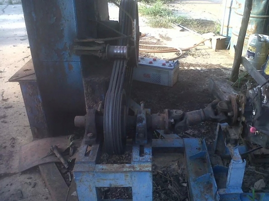 ขายเครื่องสัปไม้ รุ่น ๕ ใบมีด ไม้หน้า๒ถึงหน้า๘บดได้สบายที่สำคัญราคาสมเหตุสมผลซื้อวันนี้แถมที่ส่งในจังหวัดอุบล ตันละ1200 บาท โทรสอบถามได้ครับ