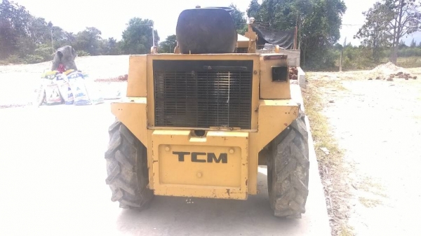 รถตักล้อยาง TCM 808A  รถสภาพ80\% ซื้อมาไม่ค่อยใด้ใช้