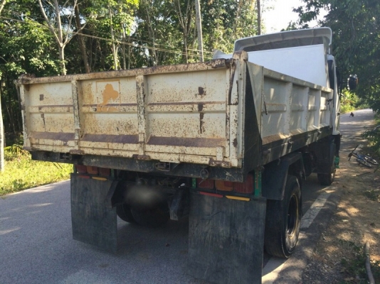 รถฮีโน่ 6 ล้อดั้ม FC4J 150 แรงม้า. ปี 49 สนใจติดต่อ 081 - 6079515 รถฮีโน่ 6 ล้อดั้ม FC4J 150 แรงม้า. ปี 49 สนใจติดต่อ 081 - 6079515