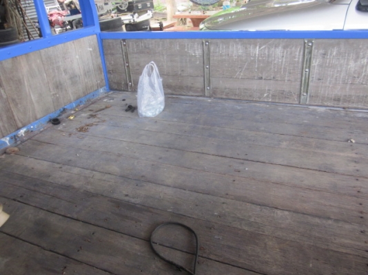 ขายรถบรรทุก 4 ล้อกลางสภาพสวยไม่ติดเวลา สภาพสวย