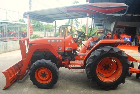 ขายรถไถ Kubota L 3408 (4WD) พร้อมดันหน้าคานบนและผานหลัง สีเดิม ขายรถไถ Kubota L 3408 (4WD) พร้อมดันหน้าคานบนและผานหลัง สีเดิม