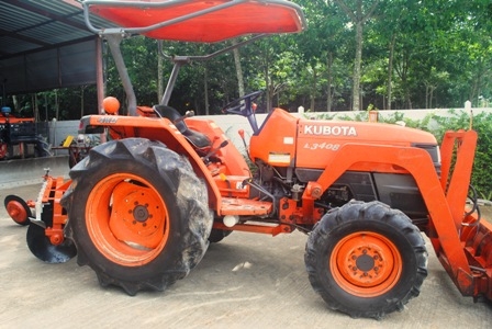 ขายรถไถ Kubota L 3408 (4WD) พร้อมดันหน้าคานบนและผานหลัง สีเดิม