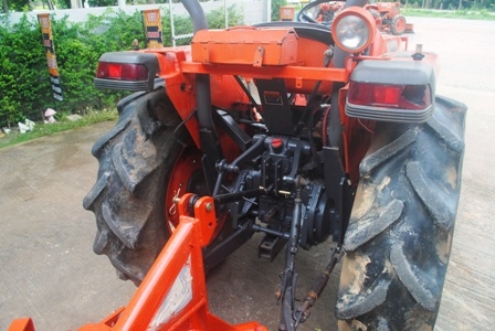 ขายรถไถ Kubota L 3408 (4WD) พร้อมดันหน้าคานบนและผานหลัง สีเดิม