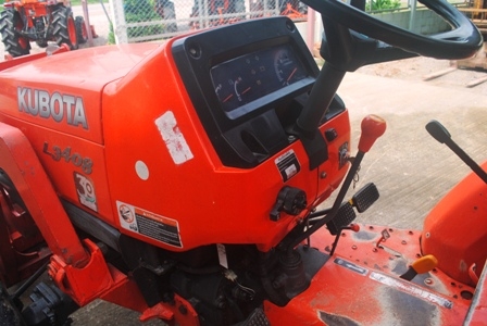 ขายรถไถ Kubota L 3408 (4WD) พร้อมดันหน้าคานบนและผานหลัง สีเดิม ขายรถไถ Kubota L 3408 (4WD) พร้อมดันหน้าคานบนและผานหลัง สีเดิม