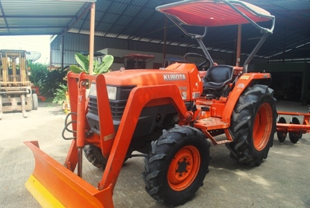 ขายรถไถ Kubota L 3408 (4WD) พร้อมดันหน้าคานบนและผานหลัง สีเดิม