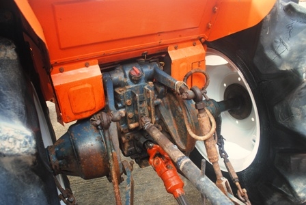 ขายรถไถ Kubota L1- 28 (4WD) พร้อมอุปกรณ์หลัง 1ชิ้น สีเดิมๆพร้อมใช้งาน ขายรถไถ Kubota L1- 28 (4WD) พร้อมอุปกรณ์หลัง 1ชิ้น สีเดิมๆพร้อมใช้งาน