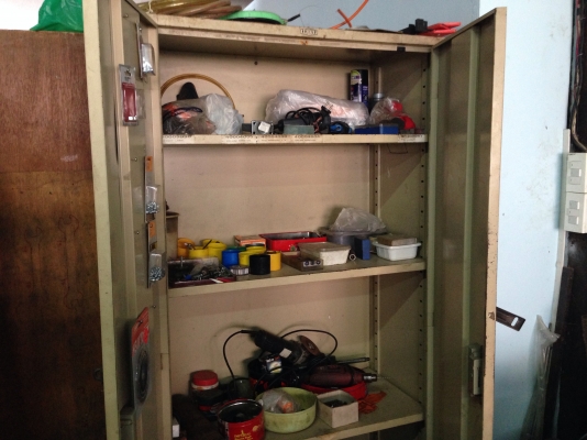 ขายตู้ Lucky เก็บอุปกรณ์ และเครื่องมือ สภาพสวยครับ