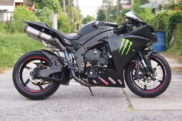 R1ปี2009 ทะเบียนแท้ตอง8 สเปคเมกาครับ กุญแจ3ดอก แคปล่าทั้งคัน พร้อมของแต่งอีกจุใจ