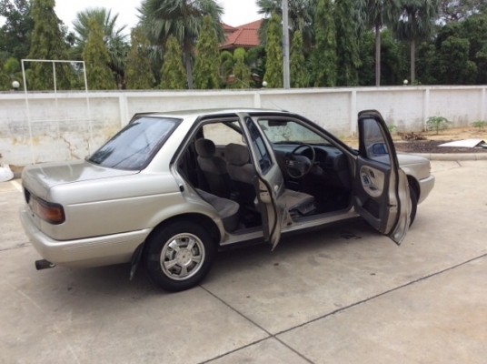 ขายรถนิสสัน เซ็นทร้า B13 ปี 93 เครื่อง 1.6 เกียร์ธรรมาดา พวงมาลัยเพาเวอร์ กระจกไฟฟ้า ปรับข้างไฟฟ้า เซ็นทรัลล็อค ภายในเบาะเดิมๆ วิทยุCD ตัวถังเดิมๆ สีเต็มเงา เครื่องดี เกียร์ดี รถขับได้เลยครับ รถบ้าน ทะเบียนเดิม ภาษี ปี 57 ขายถูกครับ