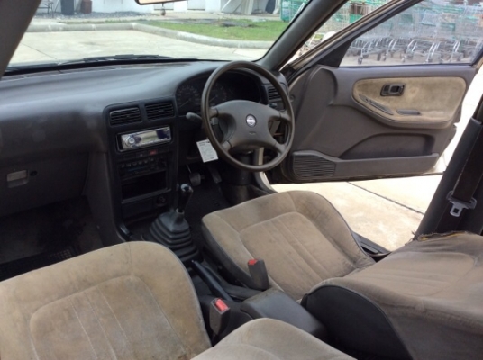 ขายรถนิสสัน เซ็นทร้า B13 ปี 93 เครื่อง 1.6 เกียร์ธรรมาดา พวงมาลัยเพาเวอร์ กระจกไฟฟ้า ปรับข้างไฟฟ้า เซ็นทรัลล็อค ภายในเบาะเดิมๆ วิทยุCD ตัวถังเดิมๆ สีเต็มเงา เครื่องดี เกียร์ดี รถขับได้เลยครับ รถบ้าน ทะเบียนเดิม ภาษี ปี 57 ขายถูกครับ