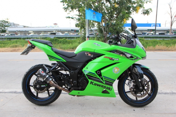 ขาย Kawasaki ninja250 ปี 2012 มีท่อแต่ง ทะเบียนพร้อมโอน
