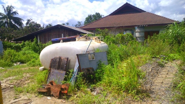 ถังรถหกล้อบรรทุกน้ำขนาด 6,000 ลิตร ขายราคา 45,000 บาท.