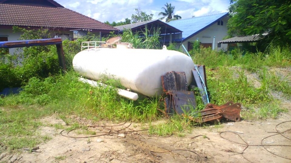 ถังรถหกล้อบรรทุกน้ำขนาด 6,000 ลิตร ขายราคา 45,000 บาท.