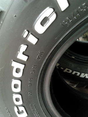 BF Mud ขนาด 285/75/16 Km2 ปี11 มี 2เส้น สภาพดี