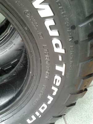 BF Mud ขนาด 285/75/16 Km2 ปี11 มี 2เส้น สภาพดี