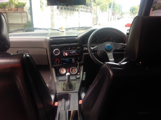 ขาย E30 srฝาหลังหลังหัก จบๆสักคันครับ ขาย E30 srฝาหลังหลังหัก จบๆสักคันครับ