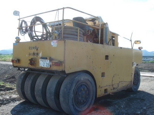 รถบดล้อยางญี่ปุ่น SAKAI 7409 1979y 3,371h ล้อยาง9ล้อ ยางสภาพดี สต๊อคญี่ปุ่น ผู้ซื้อต้องนำเข้าเอง โอนเงินทั้งหมด