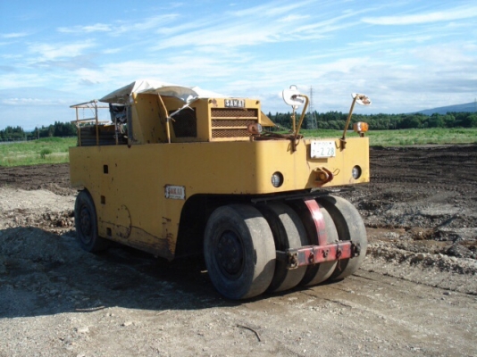 รถบดล้อยางญี่ปุ่น SAKAI 7409 1979y 3,371h ล้อยาง9ล้อ ยางสภาพดี สต๊อคญี่ปุ่น ผู้ซื้อต้องนำเข้าเอง โอนเงินทั้งหมด