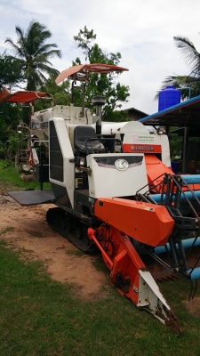 ขายรถเกี่ยวคูโบต้าdc60plus+พร้อมพ่วงลาก 3890000 บาทเอาแค่รถเกี่ยว359000 บาท
