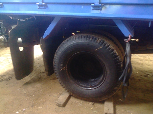 หกล้อ อีซูซุ NPR130แรง ทะเบียนพร้อมโอน