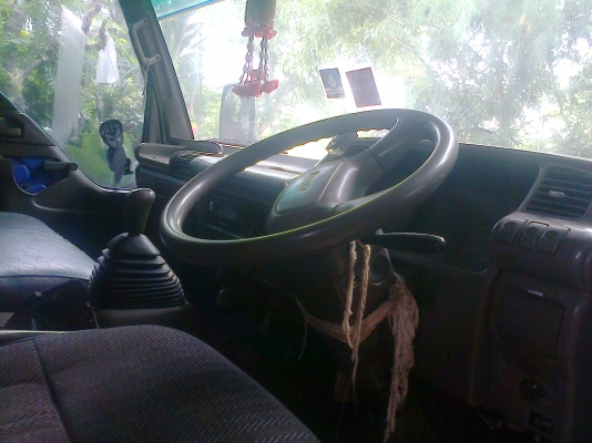 หกล้อ อีซูซุ NPR130แรง ทะเบียนพร้อมโอน