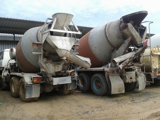 ขายรถโม่ปูน นิสสันUD250 เครื่องดี  7 คิว