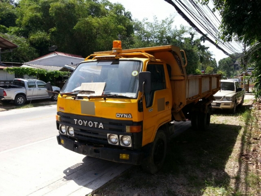 รถบรรทุก6ล้อดั้ม ยี่ห้อ TOYOTA รุ่น DYNA300