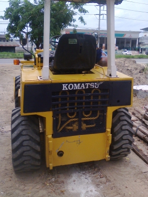 รถตักเอวอ่อน WA 30-2  ราคา300,000 บาท